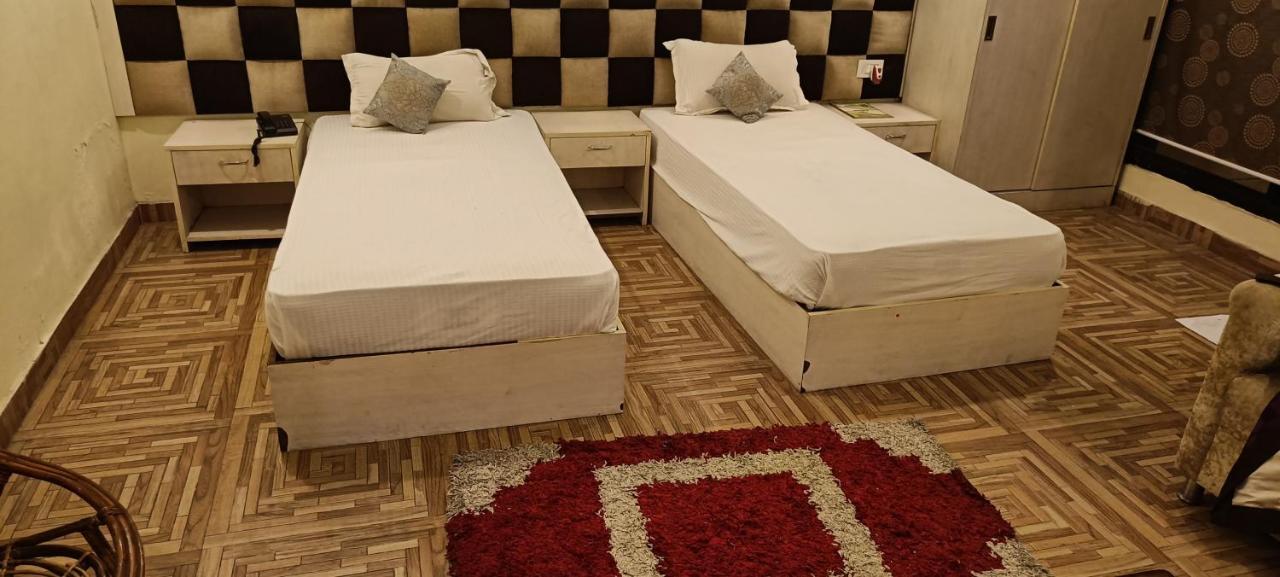 The Grand Orion Hotel Chinhat Екстериор снимка