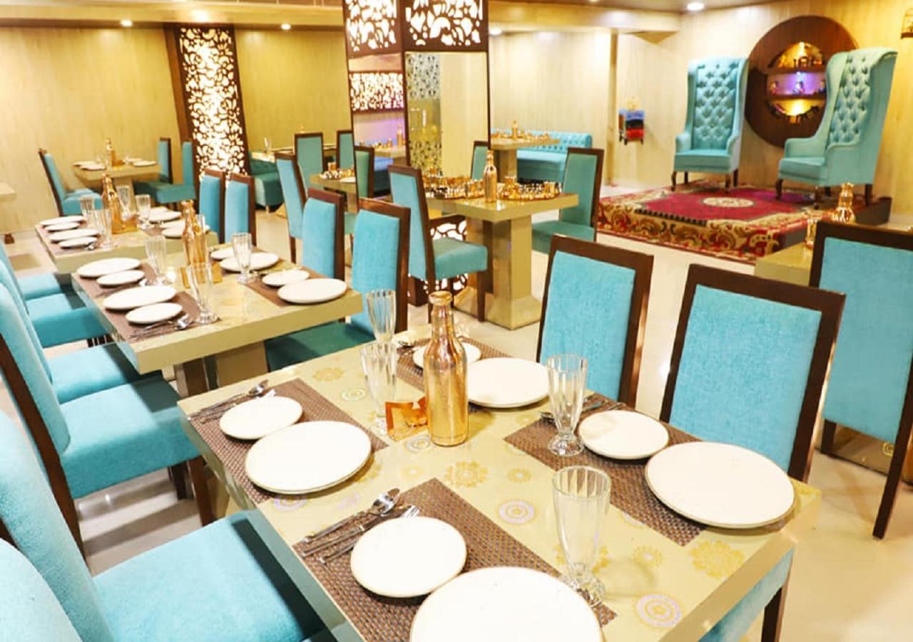 The Grand Orion Hotel Chinhat Екстериор снимка